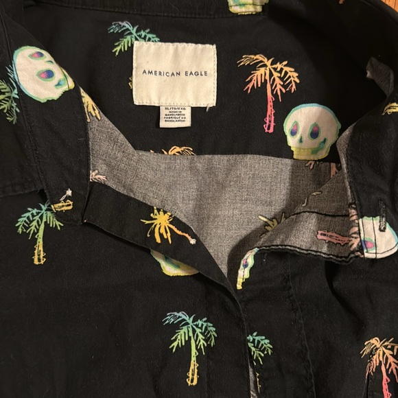 American Eagle Skulls Palm Trees Short Sleeve Button Down Shirt - Picture 4 of 7